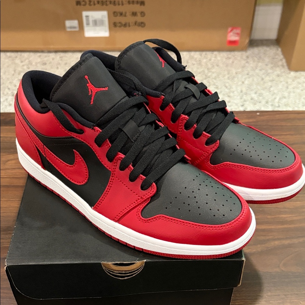 Air Jordan 1 low REVERSE BRED Sz 9.5 men’s